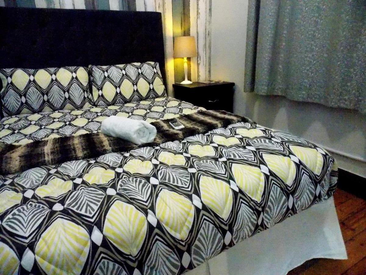 Trap Houz Backpackers Hostel Cape Town Exterior photo